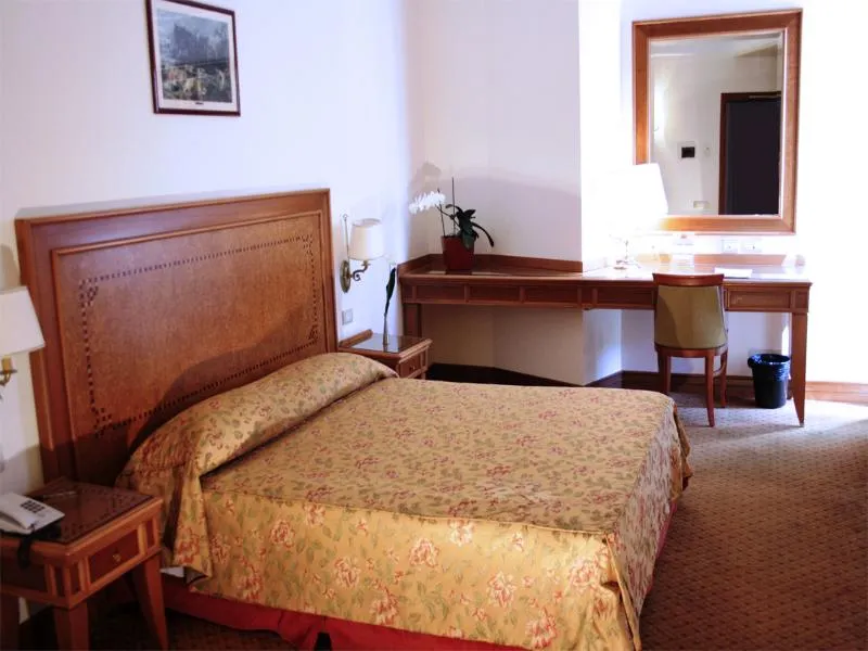 Room, Sunrise, Rome