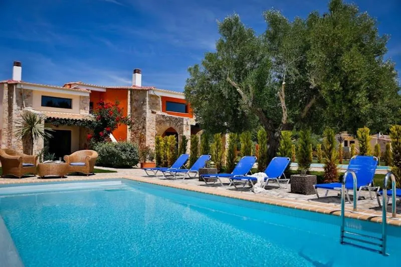 VILLA THREE BEDROOMS WITH PRIVATE POOL Room, Stigmes Villas and Suites, Thessaloniki