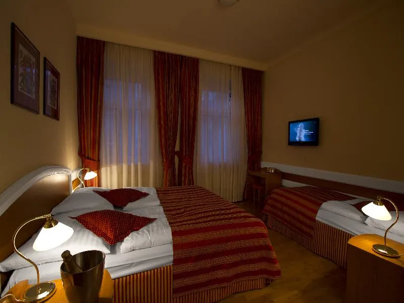 TRIPLE STANDARD Room, Marketa, Prague