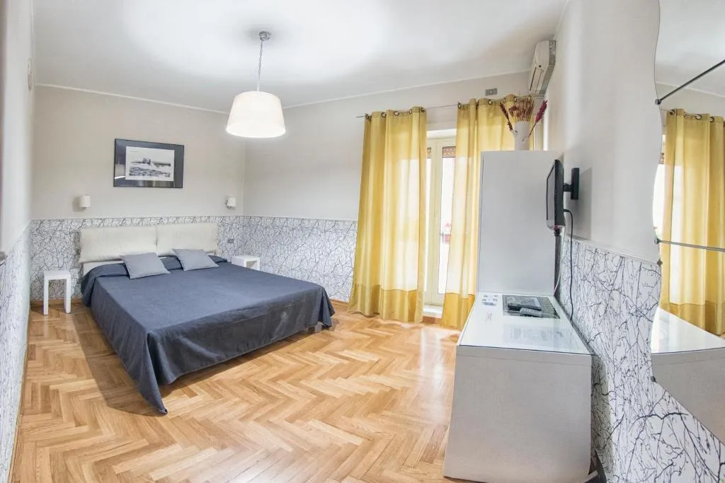 Double or Twin STANDARD Room, Cappella Vecchia 11, Naples