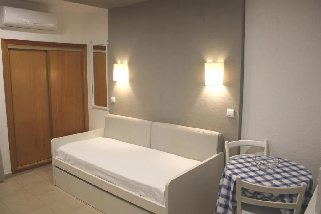 STUDIO CAPACITY 4 Room, Apartamentos Vale de Carros by Umbral, Algarve