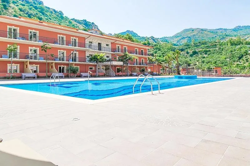 Pool, Diamond Naxos Taormina, Catania