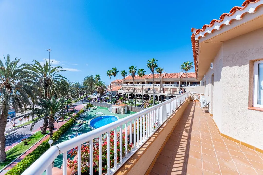 APARTMENT CAPACITY 7 THREE BEDROOMS Room, Vistasur, Tenerife