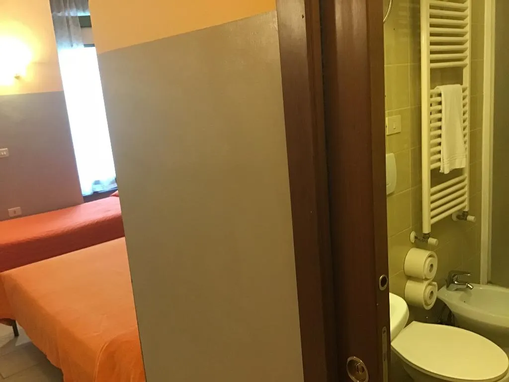 STUDIO CAPACITY 4 Room, Gemini City Centre Studios, Florence