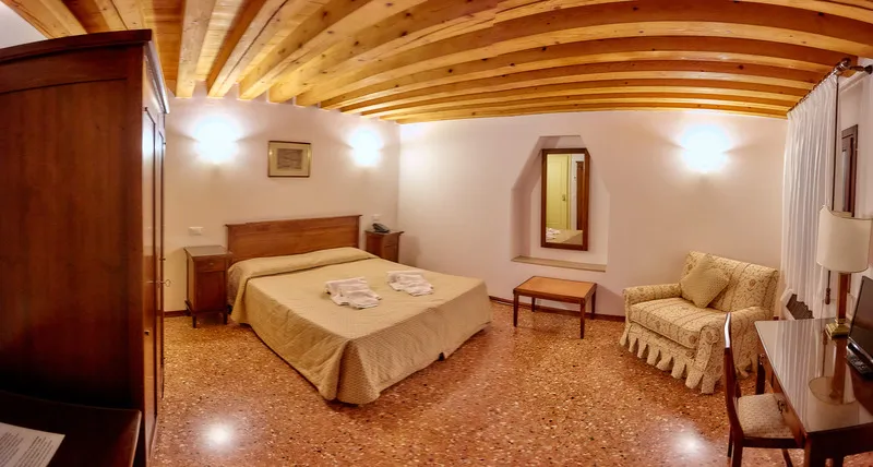 Room, Riviera dei Dogi, Venice