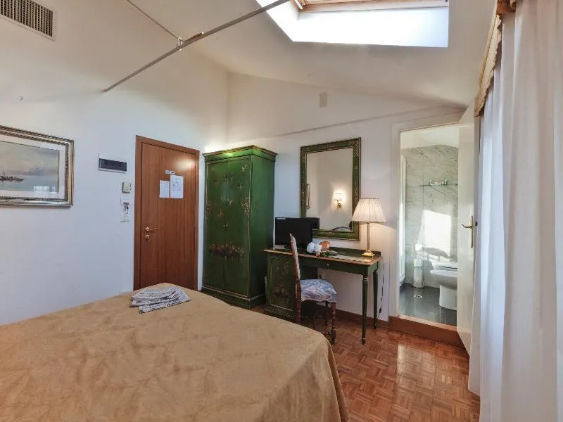 Double or Twin STANDARD Room, Palazzo Cendon, Venice