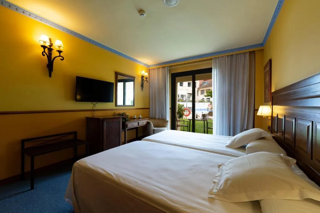 DOUBLE SINGLE USE POOL VIEW Room, Silken Antequera Hills, Andalucia