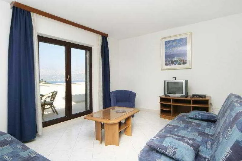 APARTMENT CAPACITY 4 ONE BEDROOM Room, Villa Pucisca, Split