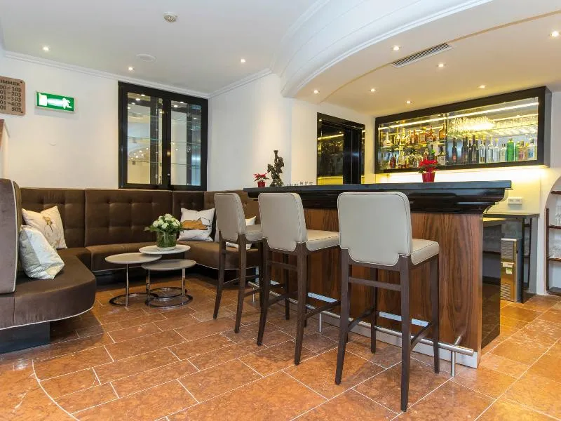 Bar, Radisson Blu Hotel Altstadt, Salzburg
