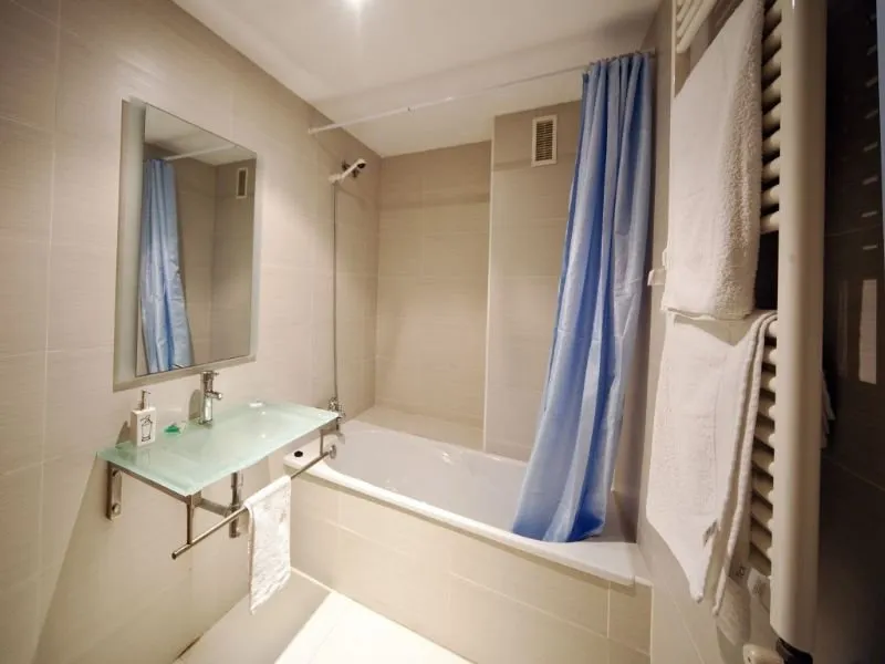 Room, Realrent Marina real, Valencia