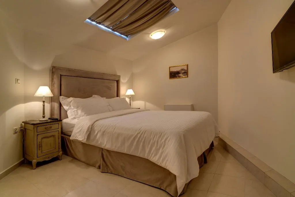 Room STANDARD Room, Home & Poetry, Athens