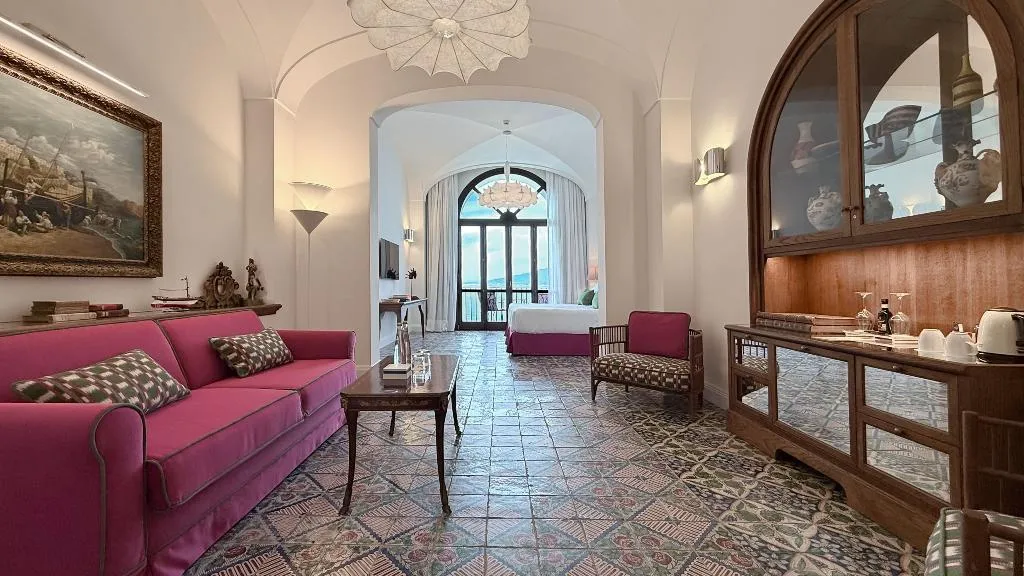 SUITE EXECUTIVE SEA VIEW Room, Grand Hotel Europa Palace, Naples