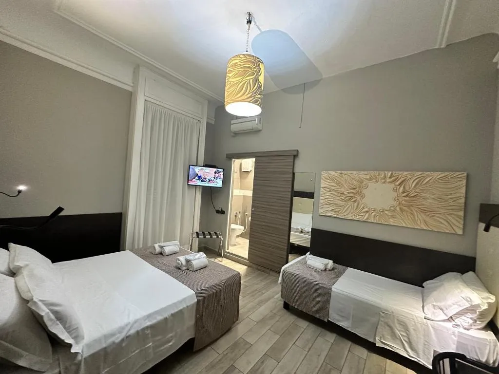 TRIPLE STANDARD Room, Hotel Bogart, Milan