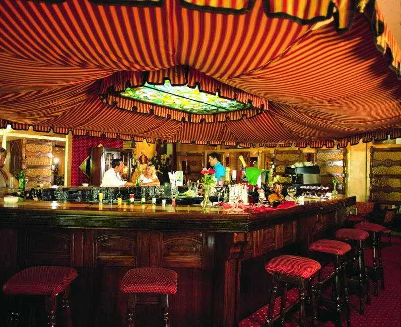 Bar, Pyramisa Hotel Luxor, Luxor