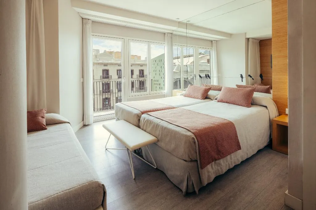 TRIPLE STANDARD Room, Park Hotel Barcelona, Barcelona