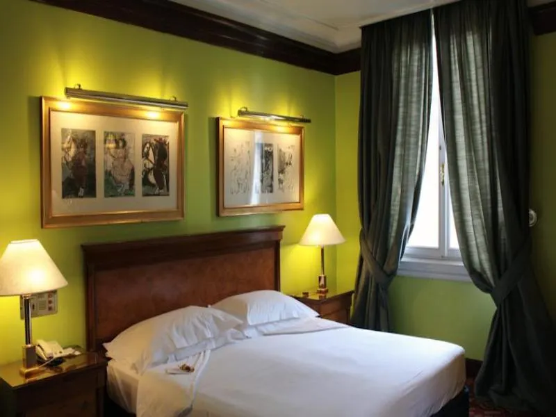 Room, Albani Firenze, Florence