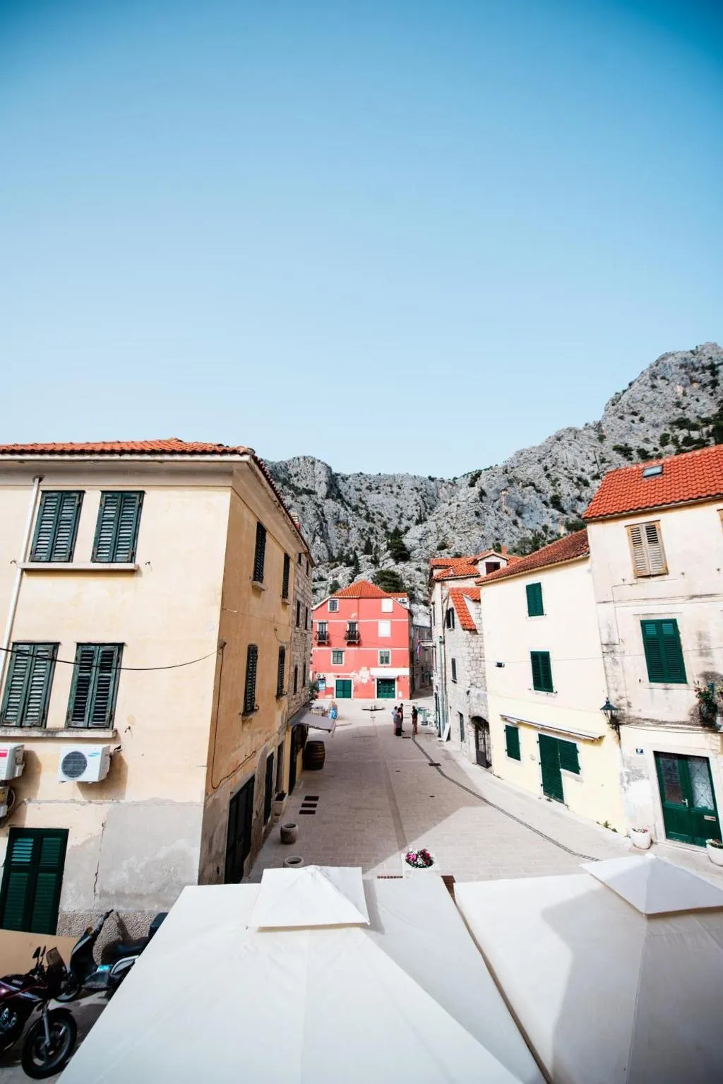 General view, Inn By The River, Split