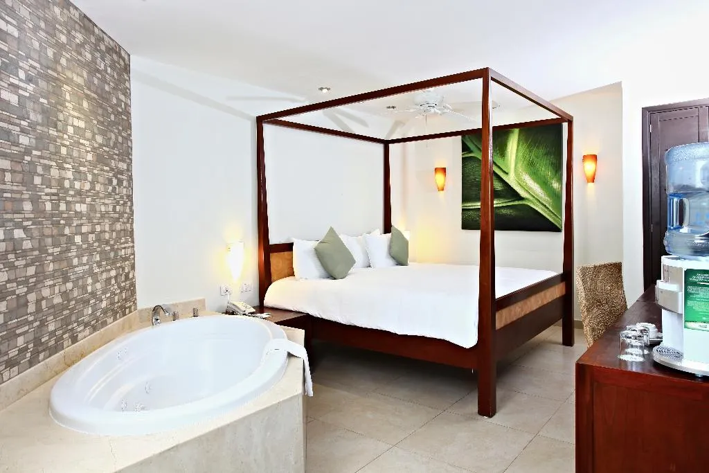 Room STANDARD Room, Sandos Caracol Nature Resort & Water Park All Incl, Playa Del Carmen