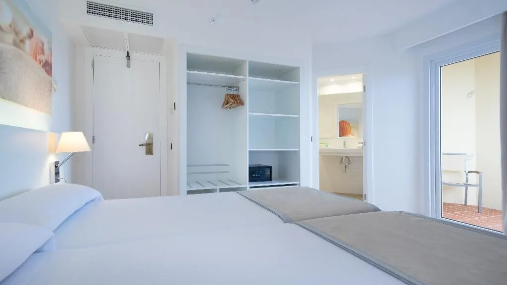 Double or Twin STANDARD Room, THB Maria Isabel, Majorca