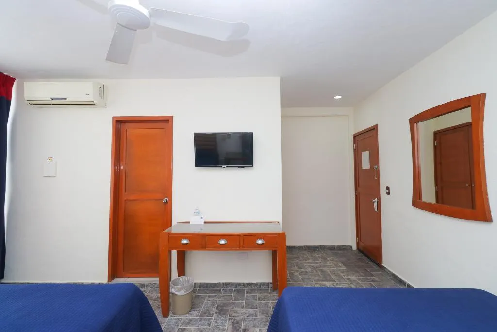 QUADRUPLE STANDARD Room, Soberanis, Cancun Area