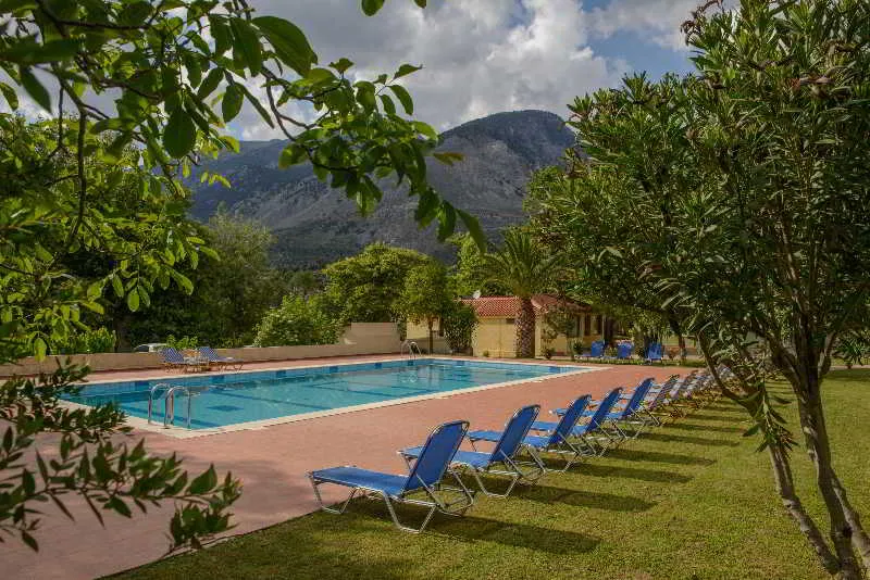 Pool, Idi, Crete