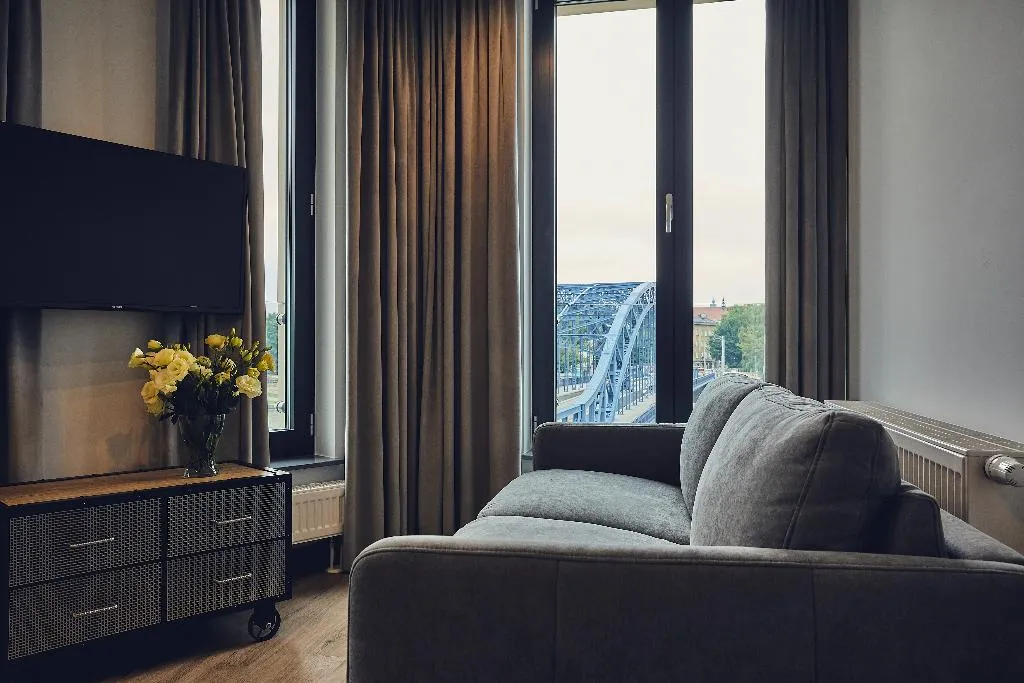 SUITE CAPACITY 3 Room, The Bridge Suites, Krakow