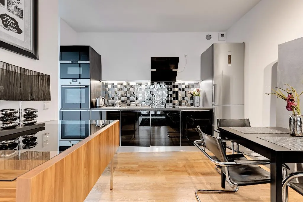 APARTMENT DELUXE ONE BEDROOM Room, Dom & House Apartments Baltiq Plaza, Gdansk