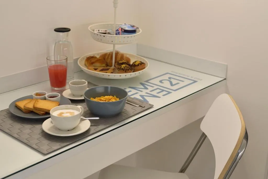 QUADRUPLE DELUXE Room, B B Emme21, Naples