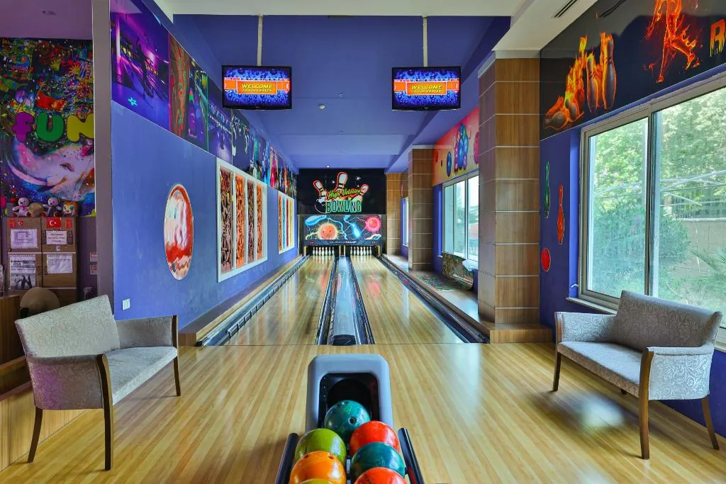Sports and Entertainment, Crystal Sunset Pearl Collection, Antalya