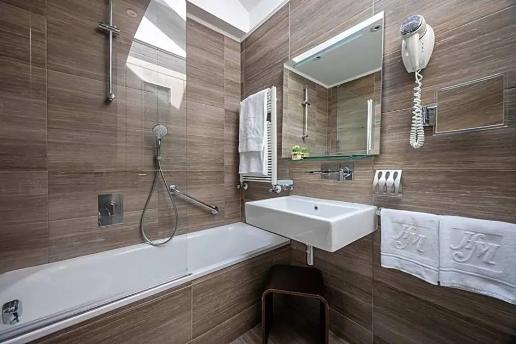 JUNIOR SUITE STANDARD Room, Hotel Metropole, Cagliari