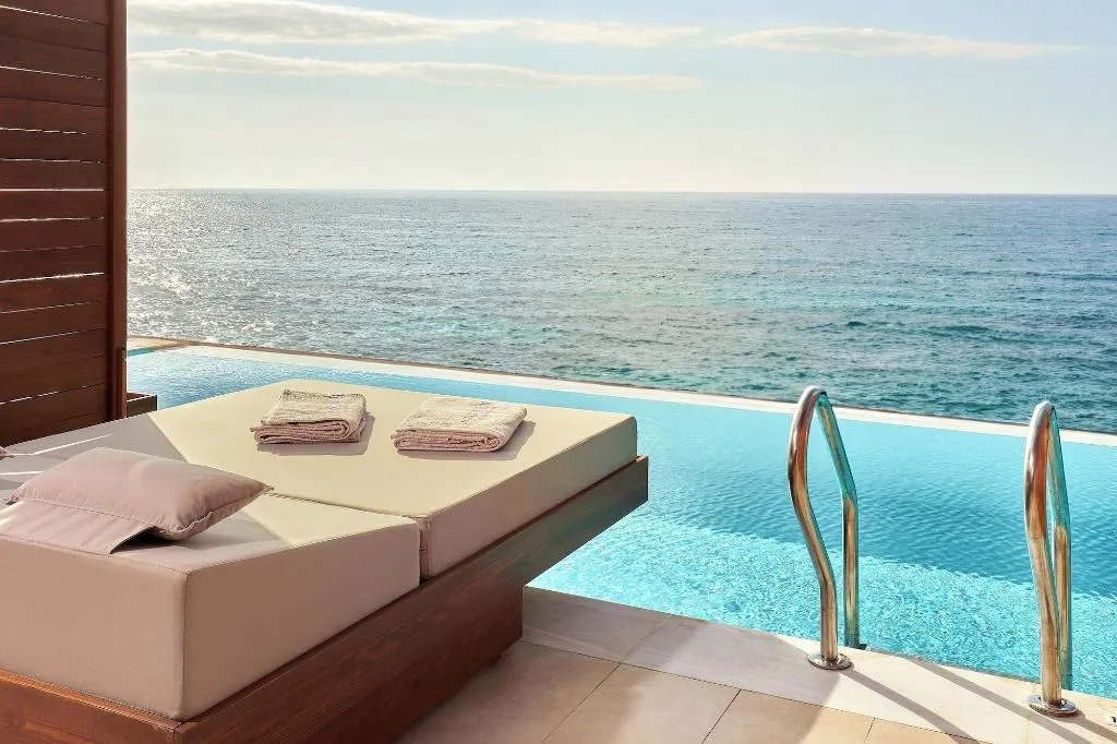 Room, Enorme Santanna Island, Crete