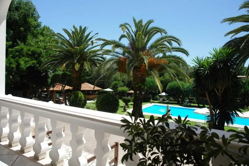 Pool, Fiori, Corfu