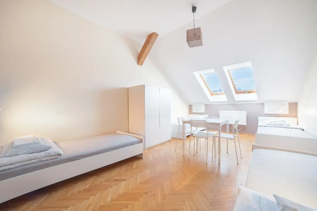 QUADRUPLE WITH KITCHENETTE Room, Dizzy Daisy Hostel, Krakow