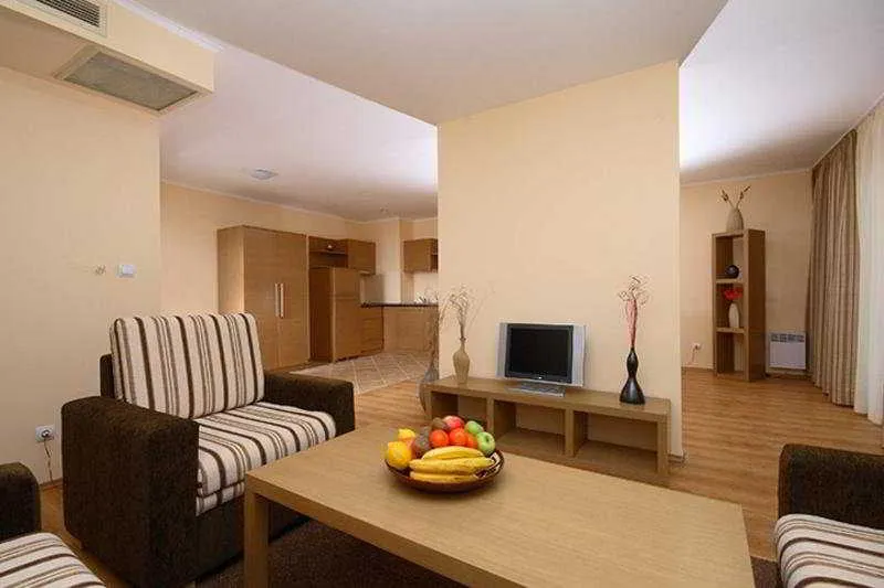 Room, Martinez, Bourgas