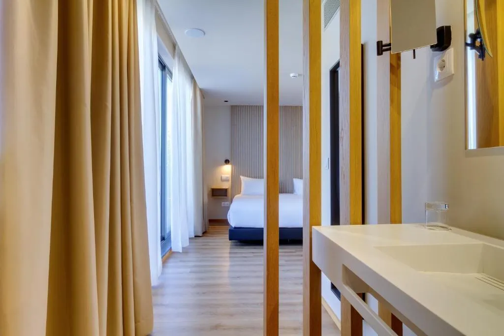 JUNIOR SUITE STANDARD Room, Room Select Porto, Porto