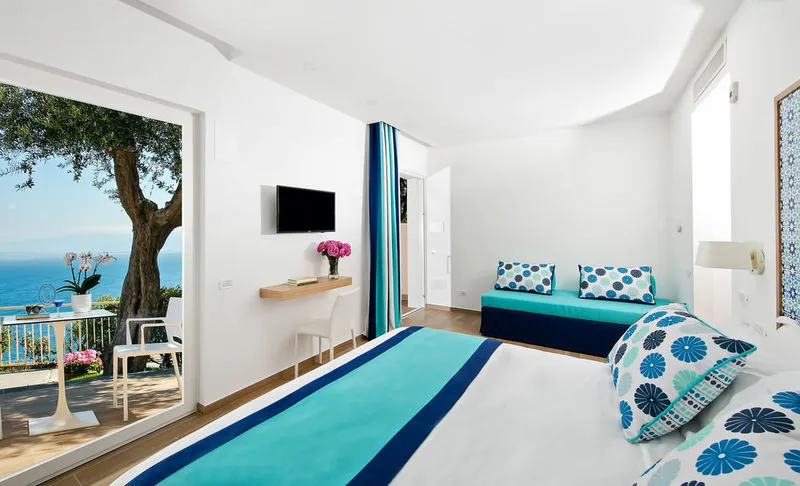TRIPLE DELUXE Room, Hotel Miramare, Naples