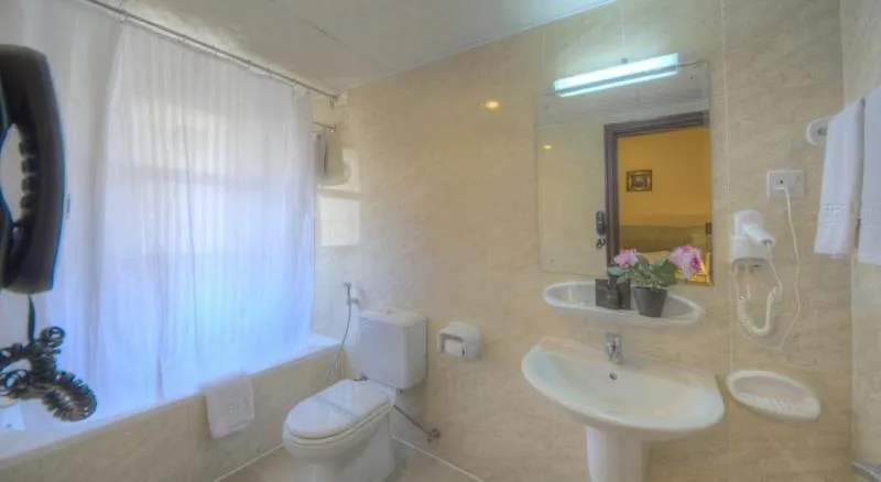 Double or Twin STANDARD Room, Hyde Park, Dubai