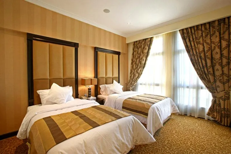 Double or Twin DELUXE Room, London Suites Hotel, Dubai