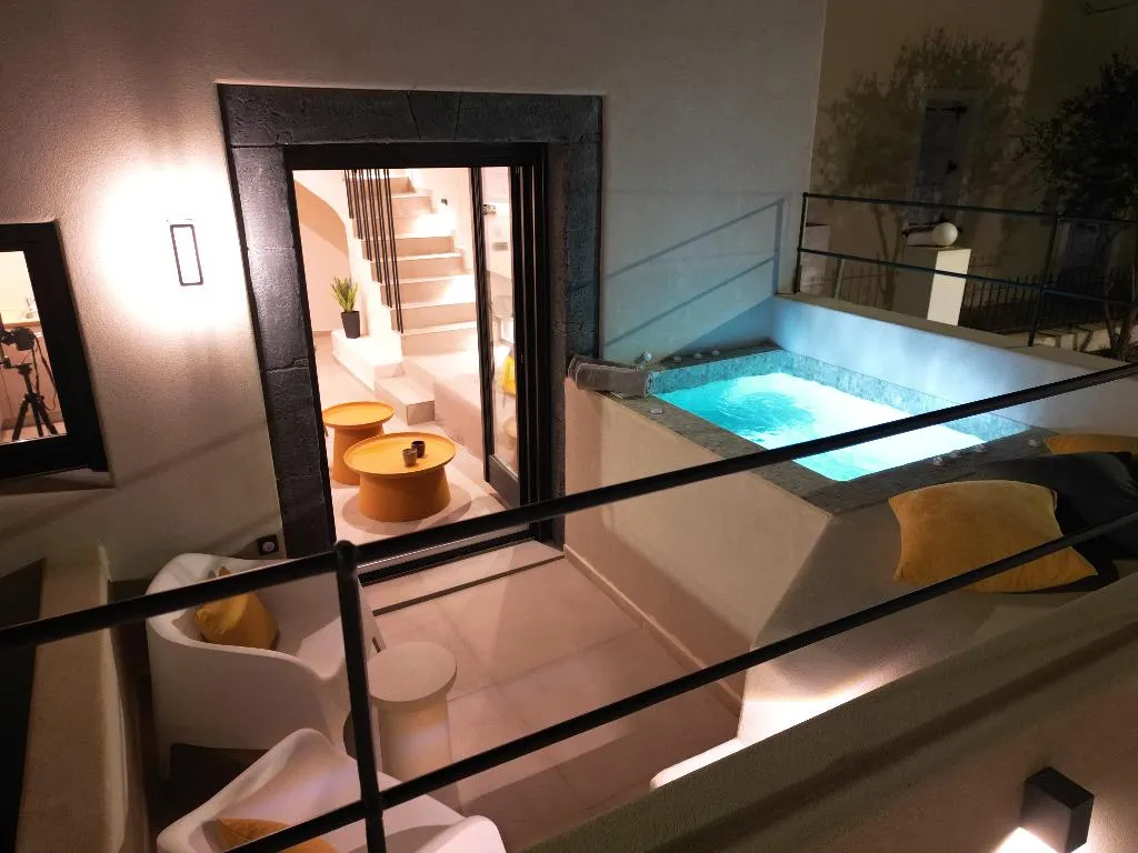 APARTMENT LUXURY ONE BEDROOM Room, White Orchid Boutique Apartments, Santorini