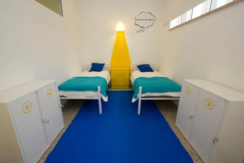 DOUBLE SINGLE USE Shared external bathroom Room, Turismo do Seculo, Lisbon