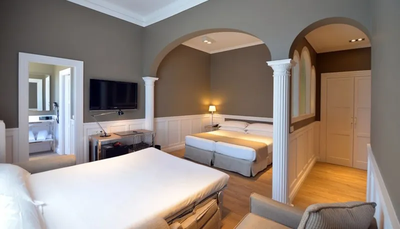 FAMILY ROOM STANDARD Room, Granvia, Barcelona