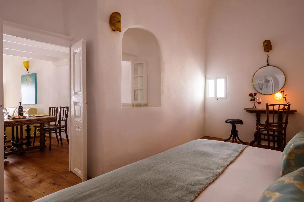 VILLA WITH JACUZZI Room, Fanari Villas, Santorini