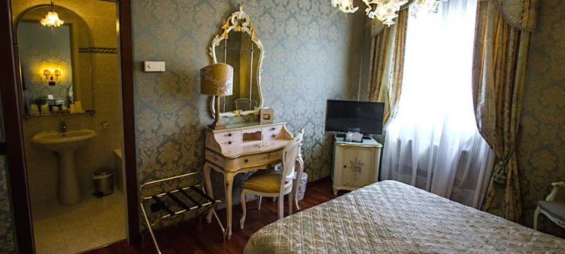 DOUBLE BASIC Room, Carlton on the Grand Canal, Venice