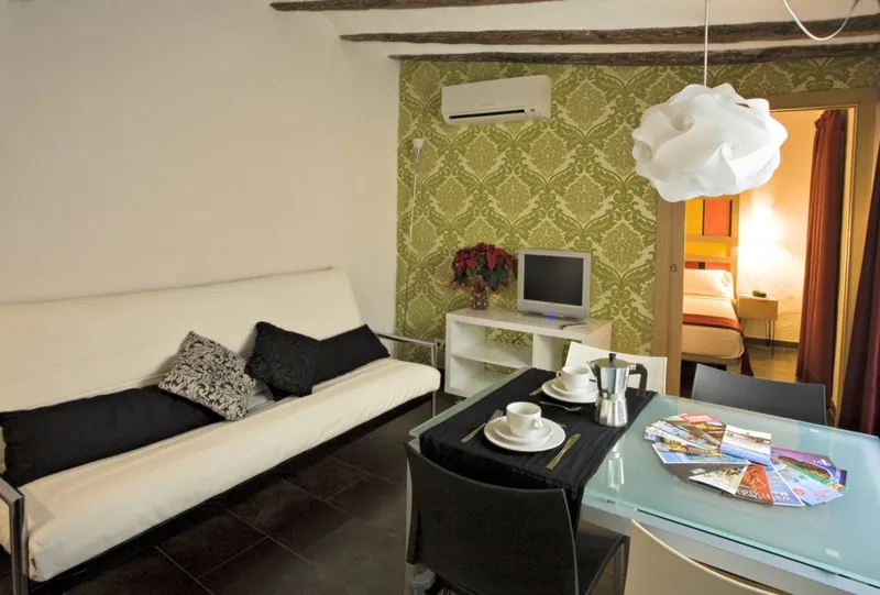 APARTMENT CAPACITY 4 Room, Ciutat Vella Apartments, Barcelona