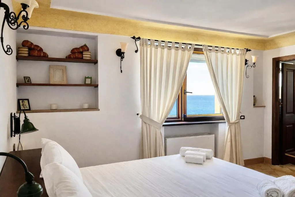 VILLA SEA VIEW Room, Hotiday Positano Sea View, Naples
