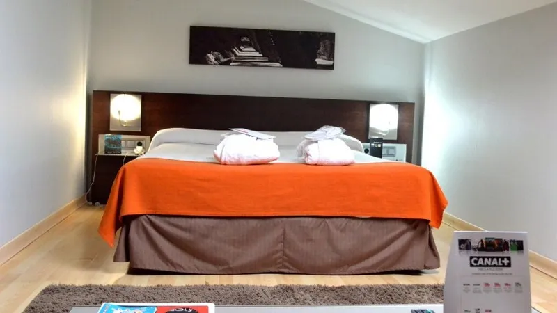 DOUBLE STANDARD Room, Atenea Rekord Suites, Barcelona