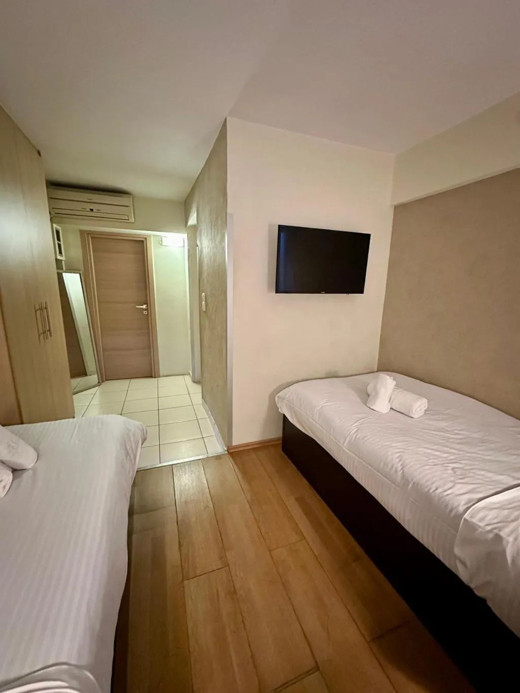 APARTMENT TWO BEDROOMS Room, Mc Queen, Athens