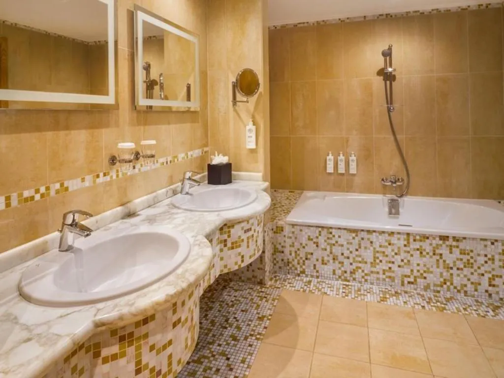 Room, Verdi St Georges Bay Marina, Malta
