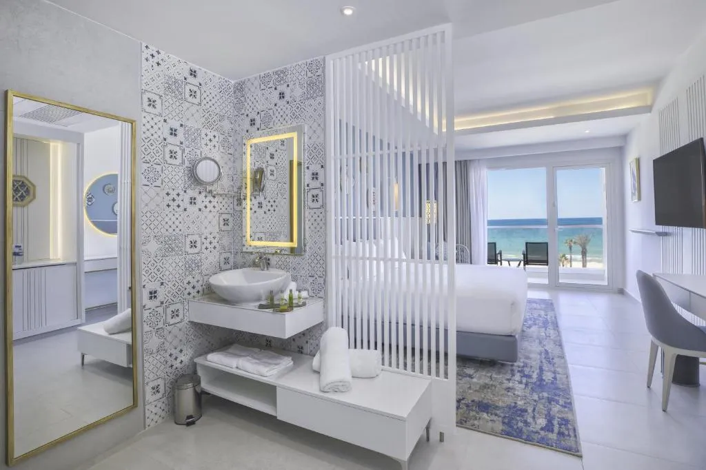 SUITE SEA FRONT Room, Hilton Skanes Monastir Beach Resort, Tunisia