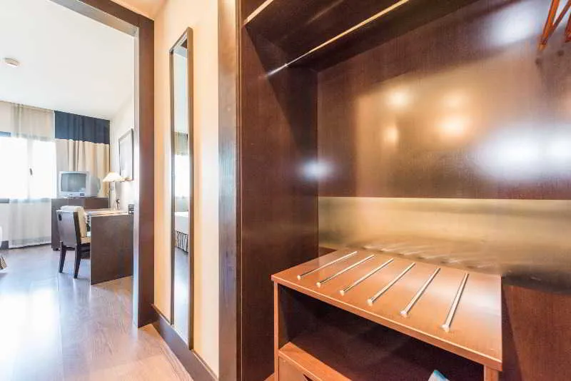 DOUBLE STANDARD Room, Mercader, Madrid